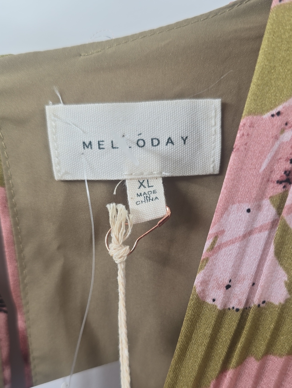 MELLODAY Pink Floral Pleated High-Low Midi Dress with Olive Accents - Picture 3 of 10